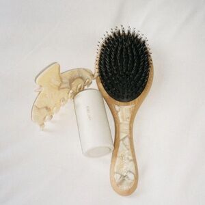 EMI JAY Flat brush CHANTILLY and Big Effing Clip in buttercream Bundle